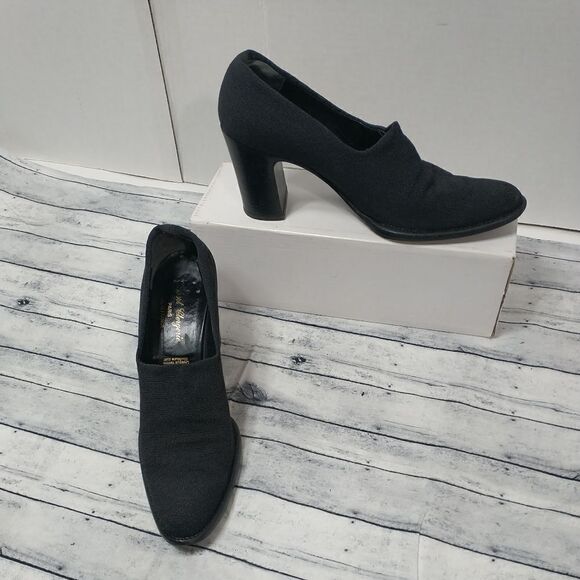 Robert Clergerie Black  Heels SZ 7.5 AA - Picture 1 of 11